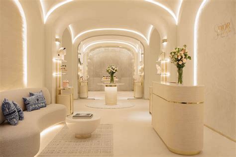 pilladas atenea dior|Hotel Plaza Athénée Unveils Newly Renovated Dior Spa .